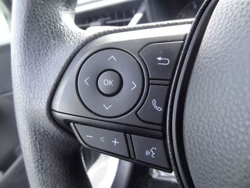 Used 2025 Toyota Corolla LE image 17