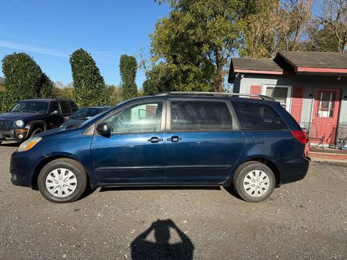 Used 2005 Toyota Sienna LE image 2