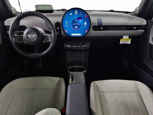 Used 2025 MINI Cooper 2-Door Hardtop FWD image 9