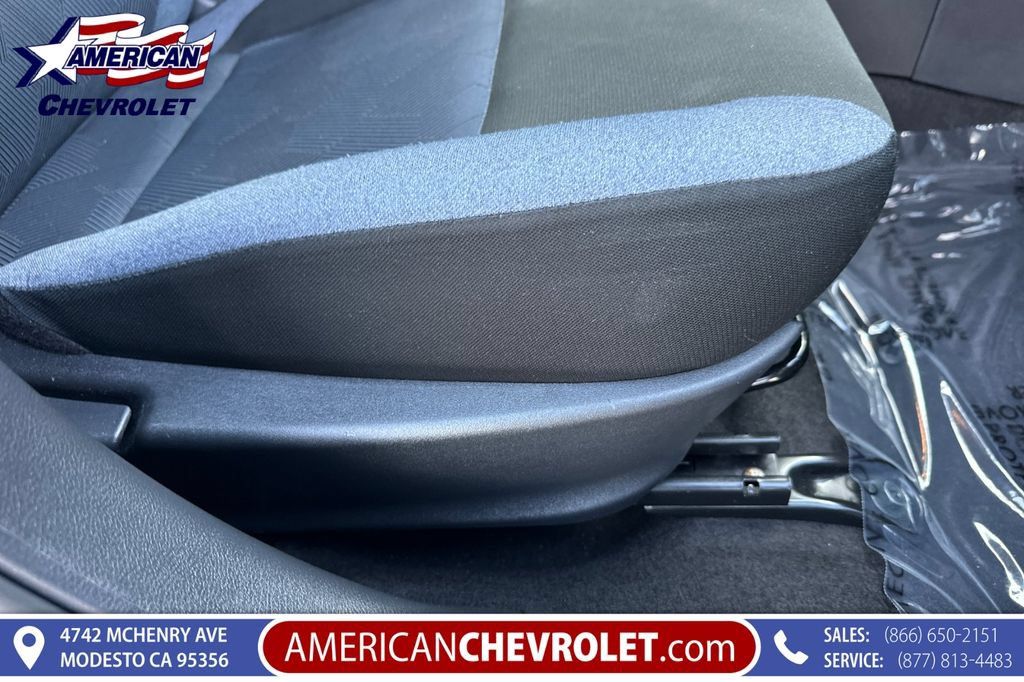 Used 2025 Nissan Versa SV FWD image 23