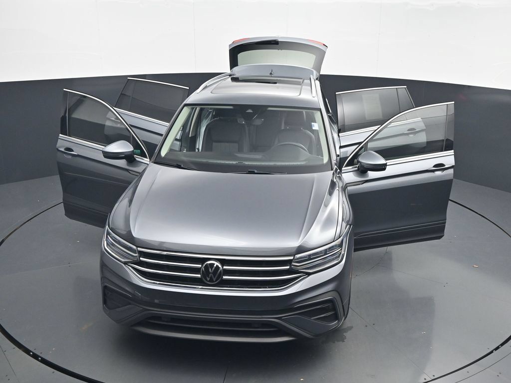 Used 2022 Volkswagen Tiguan SE FWD image 43