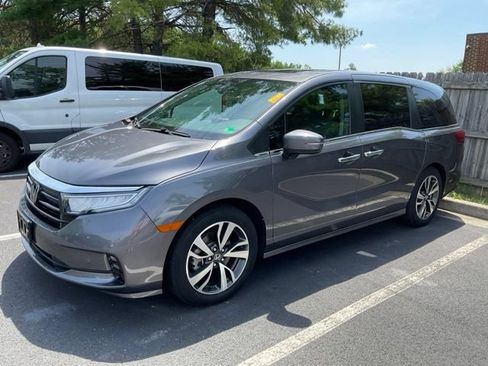 Certified 2024 Honda Odyssey Touring image 1