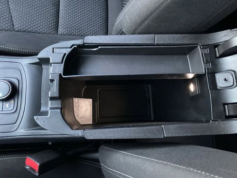 Used 2022 GMC Terrain SLE w/ Elevation Edition image 34