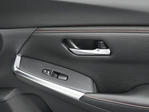 Used 2025 Nissan Sentra SR FWD image 34