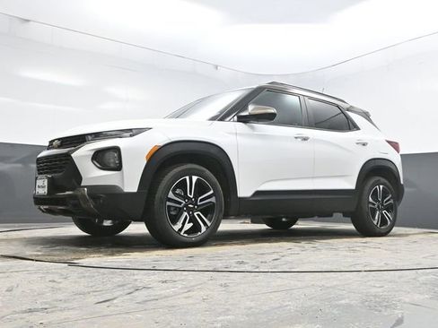 Used 2021 Chevrolet TrailBlazer ACTIV w/ Technology Package image 19