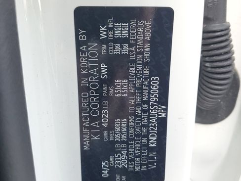 Certified 2025 Kia Soul LX w/ LX Technology Package image 28