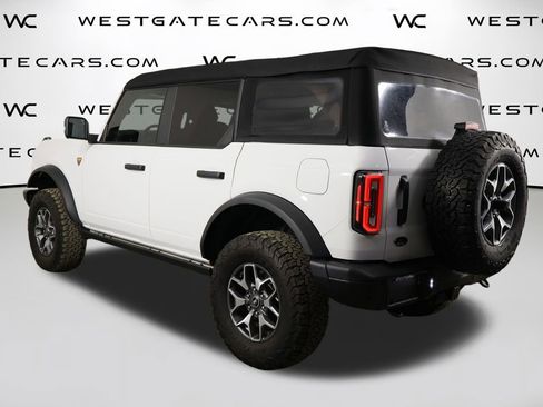 Used 2023 Ford Bronco Badlands image 43