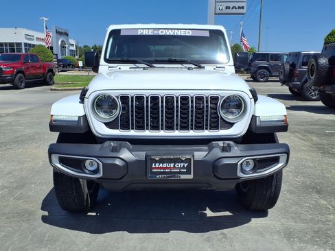 Used 2024 Jeep Wrangler Unlimited Sahara w/ Technology Group AWD/4WD image 5