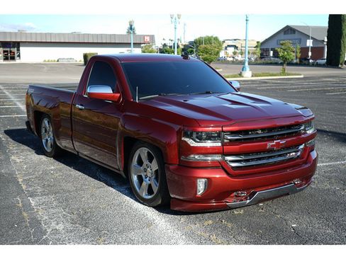 Used 2017 Chevrolet Silverado 1500 LT w/ LT Convenience Package image 3