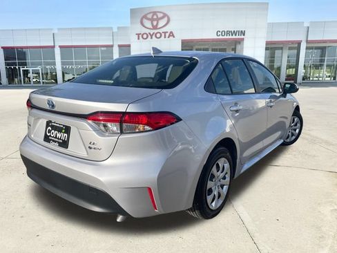 Used 2025 Toyota Corolla LE FWD image 5