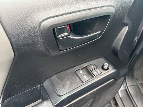 Used 2022 Toyota Tacoma SR w/ SX Package image 24
