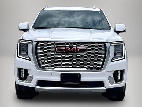 Used 2021 GMC Yukon Denali w/ Advanced Technology Package AWD/4WD image 3