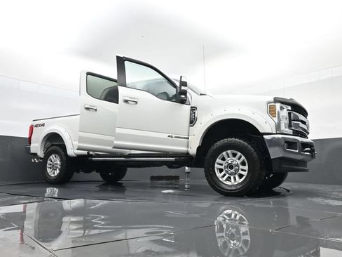 Used 2019 Ford F350 XLT w/ XLT Premium Package AWD/4WD image 30
