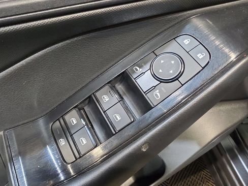 Used 2024 Nissan Rogue S FWD image 15