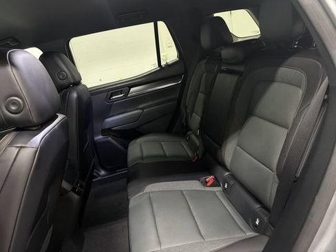 New 2026 GMC Terrain AT4 w/ LPO, Black Badging Package AWD/4WD image 17