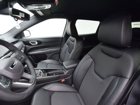 New 2026 Jeep Compass Latitude image 30