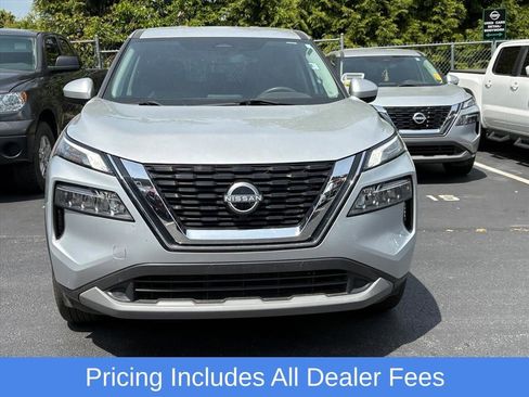 Used 2023 Nissan Rogue SV FWD image 3