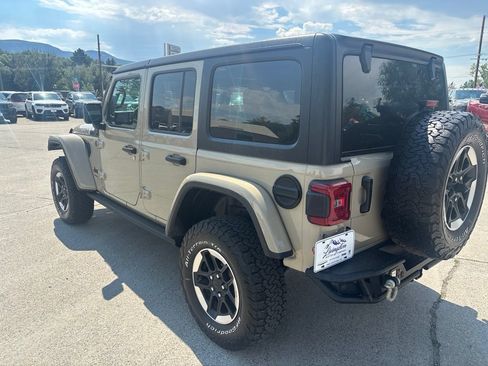 Used 2022 Jeep Wrangler Unlimited Rubicon AWD/4WD image 5