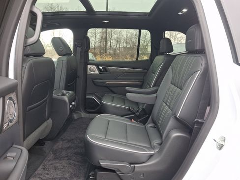 New 2026 Buick Enclave Avenir w/ Super Cruise Package AWD/4WD image 9