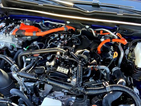 Used 2025 Toyota Tacoma TRD Off-Road image 31