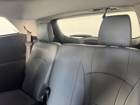 Used 2019 Buick Enclave Essence w/ LPO, Luxury Package FWD image 12