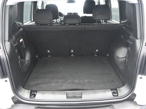 Used 2020 Jeep Renegade Latitude w/ Cold Weather Group image 30