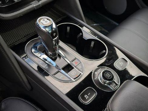 Used 2019 Bentley Bentayga AWD/4WD image 31