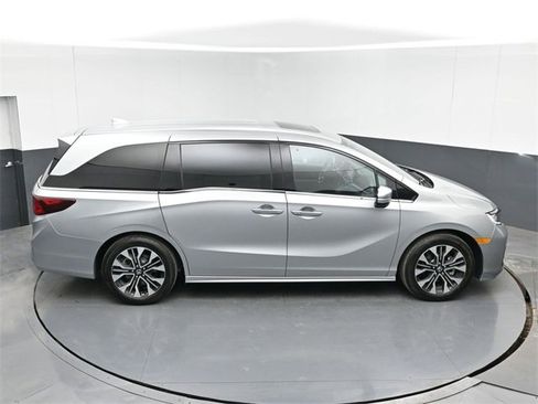 Used 2025 Honda Odyssey Elite image 43