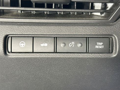 Used 2022 Nissan Altima 2.5 SL FWD image 16