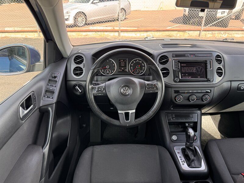 Used 2017 Volkswagen Tiguan Limited w/ Premium Package AWD/4WD image 14
