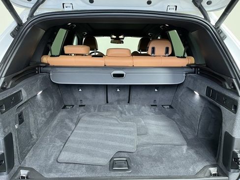 Used 2024 BMW X5 xDrive40i w/ Parking Assistance Package image 21