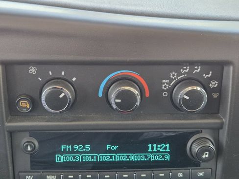 Used 2025 Chevrolet Express 2500 w/ Driver Convenience Package RWD image 19