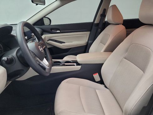 Used 2024 Nissan Altima 2.5 SV FWD image 17