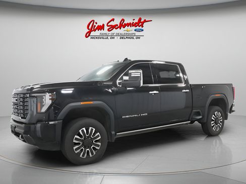 Used 2024 GMC Sierra 3500 Denali Ultimate AWD/4WD image 2