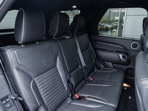 Used 2018 Land Rover Discovery HSE Luxury image 25