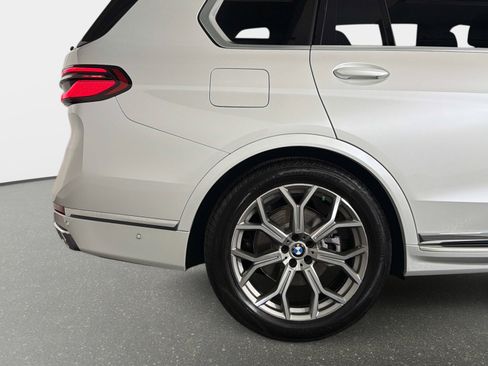 Used 2026 BMW X7 xDrive40i AWD/4WD image 18