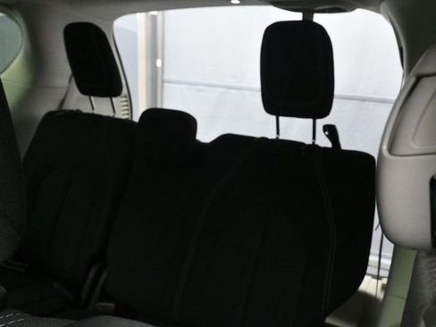 Used 2023 Chrysler Voyager LX image 11