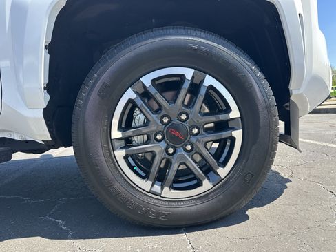 Used 2025 Toyota Tacoma TRD Sport image 13