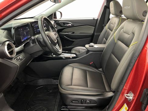 Certified 2024 Chevrolet Trax ACTIV w/ Sunroof Package image 7