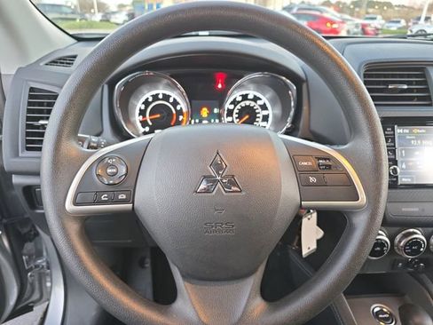 Used 2025 Mitsubishi Outlander Sport SE image 17