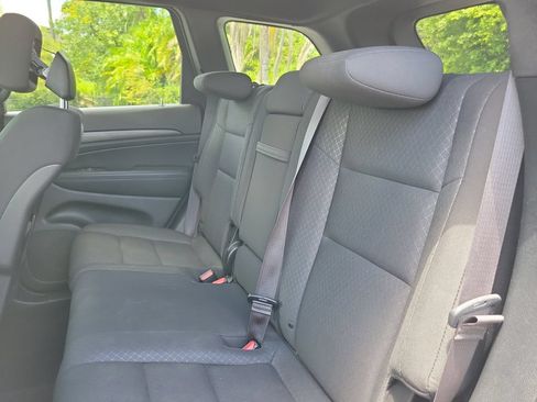 Used 2019 Jeep Grand Cherokee Laredo RWD image 10