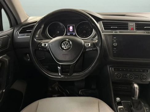 Used 2018 Volkswagen Tiguan SE w/ 3rd Row Seat Package AWD/4WD image 10