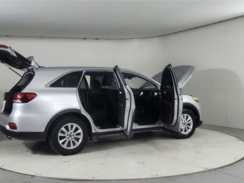Used 2020 Kia Sorento AWD V6 image 12