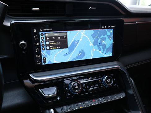 Used 2024 GMC Sierra 2500 Denali Ultimate w/ Snow Plow Prep/Camper Package image 12