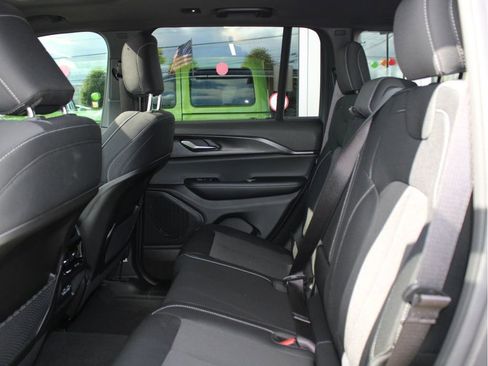 New 2025 Jeep Grand Cherokee Laredo X w/ Luxury Tech Group I image 29