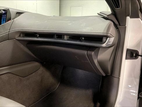 Used 2025 Chevrolet Corvette Stingray Coupe w/ 1LT RWD image 19