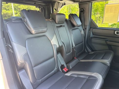 Used 2025 Ford Bronco Outer Banks AWD/4WD image 33