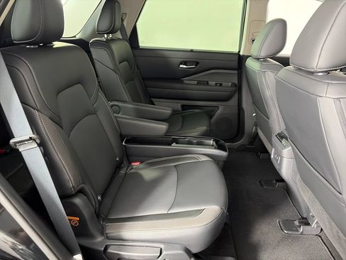 Used 2026 Nissan Pathfinder SL w/ SL Premium Package AWD/4WD image 29