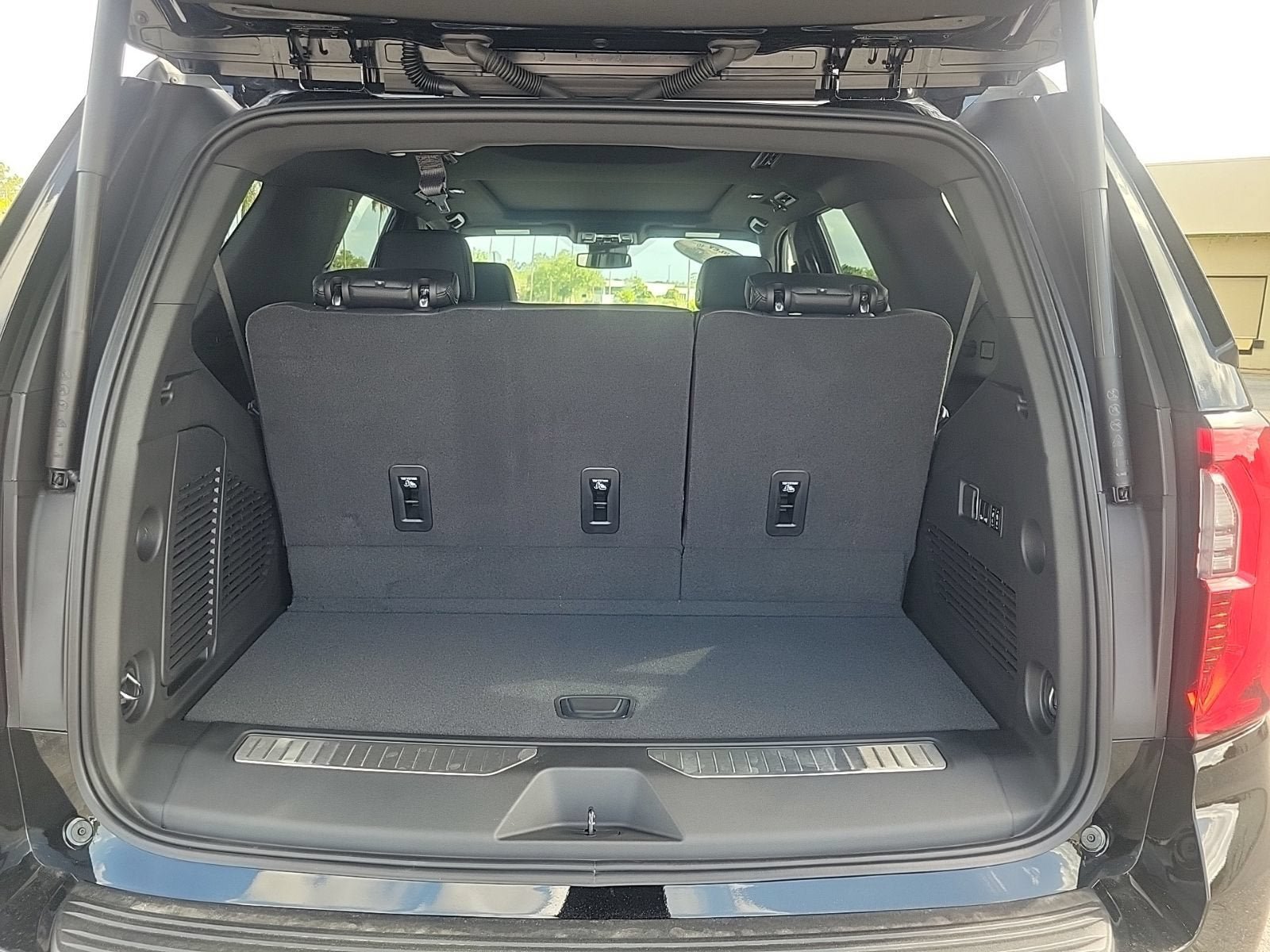 New 2026 GMC Yukon Denali w/ Sun & Power Step Package AWD/4WD image 7