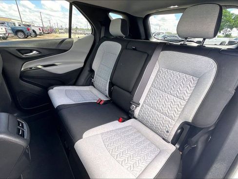 Used 2022 Chevrolet Equinox LS w/ LS Convenience Package FWD image 19